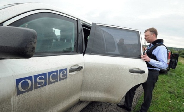 OSCE mission comes under fire in eastern Ukraine